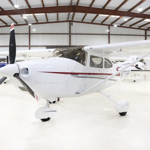 Cessna 182T Skylane (2001) – N775MR : Performance et Confort pour le Voyage