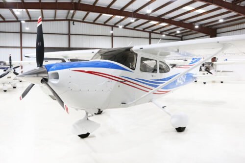 Cessna 182T Skylane (2023) - N4UY : Monomoteur Quasi Neuf pour des Voyages Inoubliables