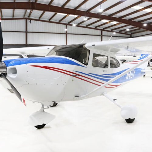 Cessna 182T Skylane (2023) – N4UY : Monomoteur Quasi Neuf pour des Voyages Inoubliables