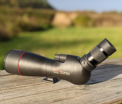 Kowa sport optics nature TSN-883 Black Edition avec une oculaire TE-11WZ 25-60x et un stay-on-case néoprène noir (OCCASION)