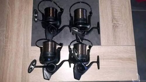 Lot de 4 moulinets Daiwa 19 Emblem 45 SCW QD avec bobines et boîtes
