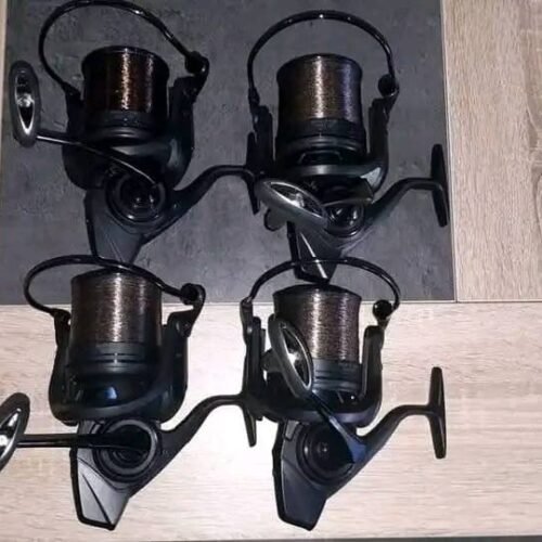 Lot de 4 moulinets Daiwa 19 Emblem 45 SCW QD avec bobines et boîtes
