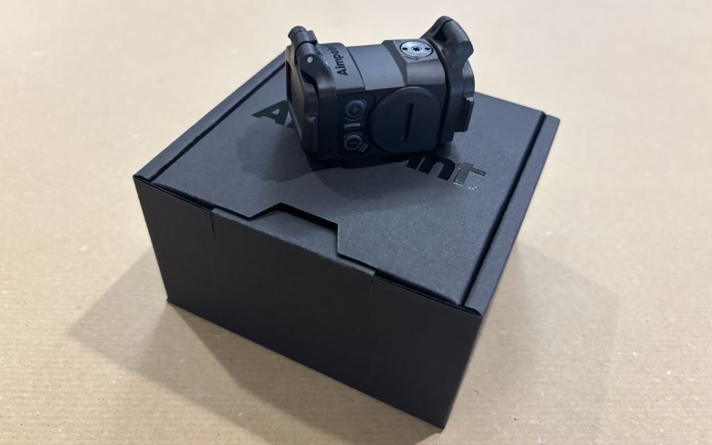 Point Rouge Aimpoint ACRO C-2 2.5 MOA Kit complet (avec bonnettes flip-up) – Image 3