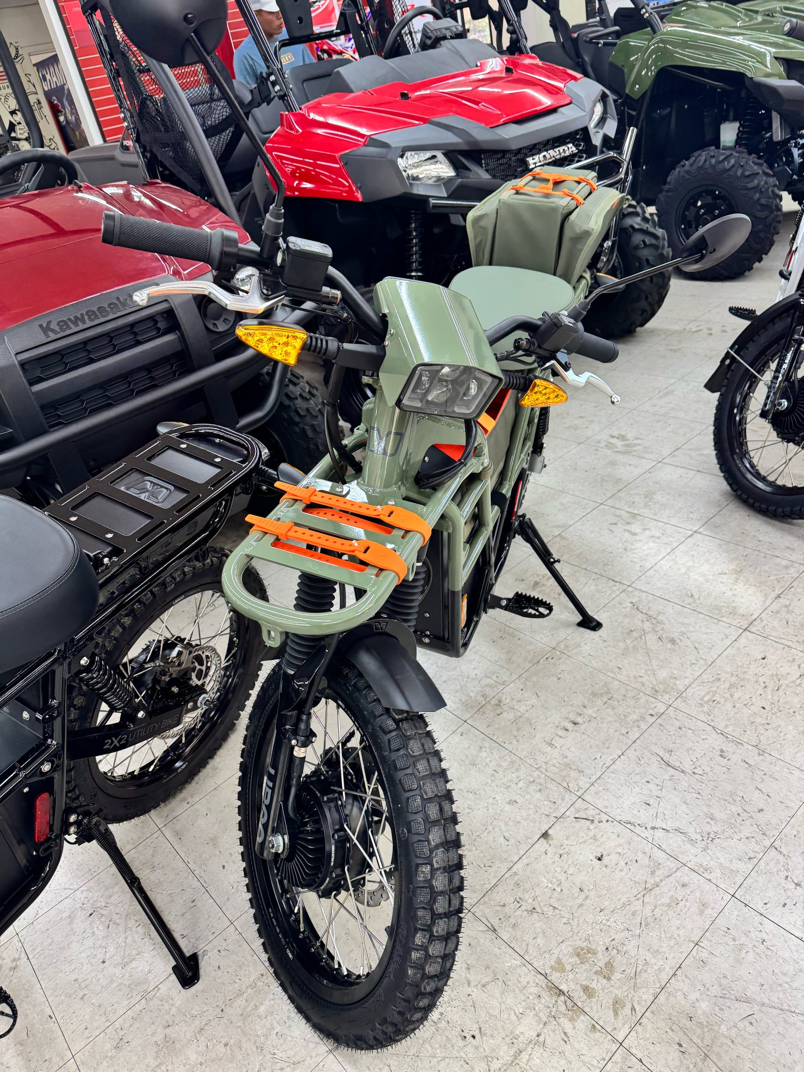 UBCO 2x2 Adventure – Moto Électrique 2WD (Transmission Intégrale) – Image 17