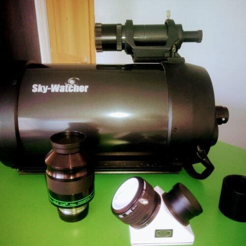 Télescope Schmidt-Cassegrain Sky-Watcher C8 (200mm) + Accessoires